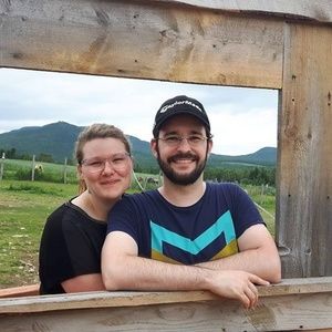 Meet your Posher, Roxanne